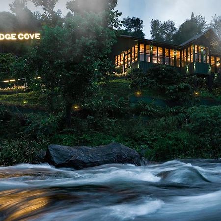 Iron Bridge Cove Villa Meppadi Bagian luar foto