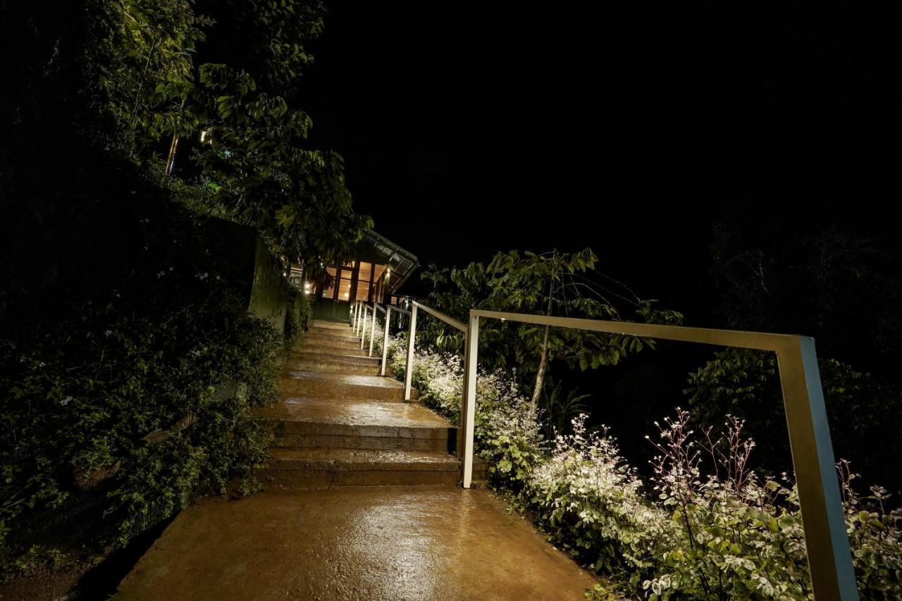 Iron Bridge Cove Villa Meppadi Bagian luar foto