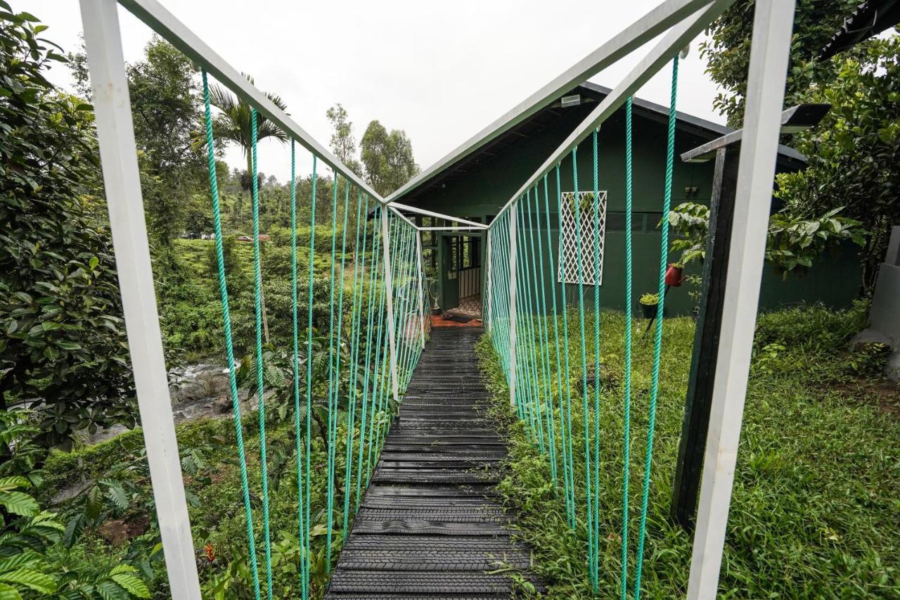 Iron Bridge Cove Villa Meppadi Bagian luar foto