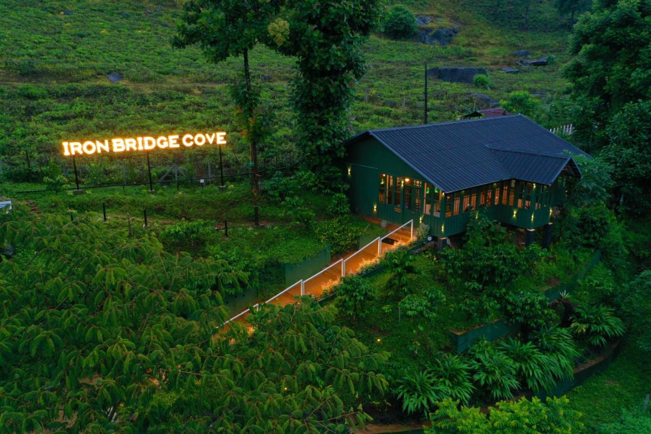 Iron Bridge Cove Villa Meppadi Bagian luar foto